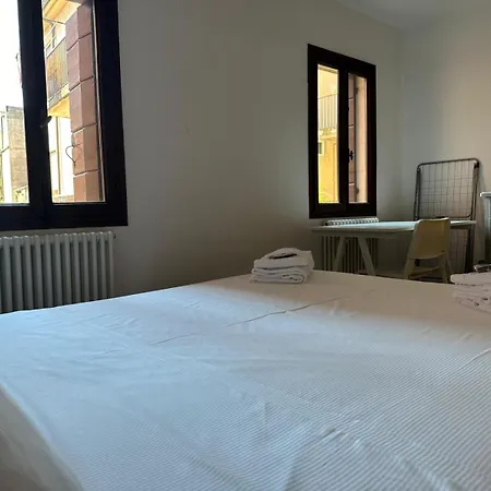 Welc-ōm Battisti Cozy Flat